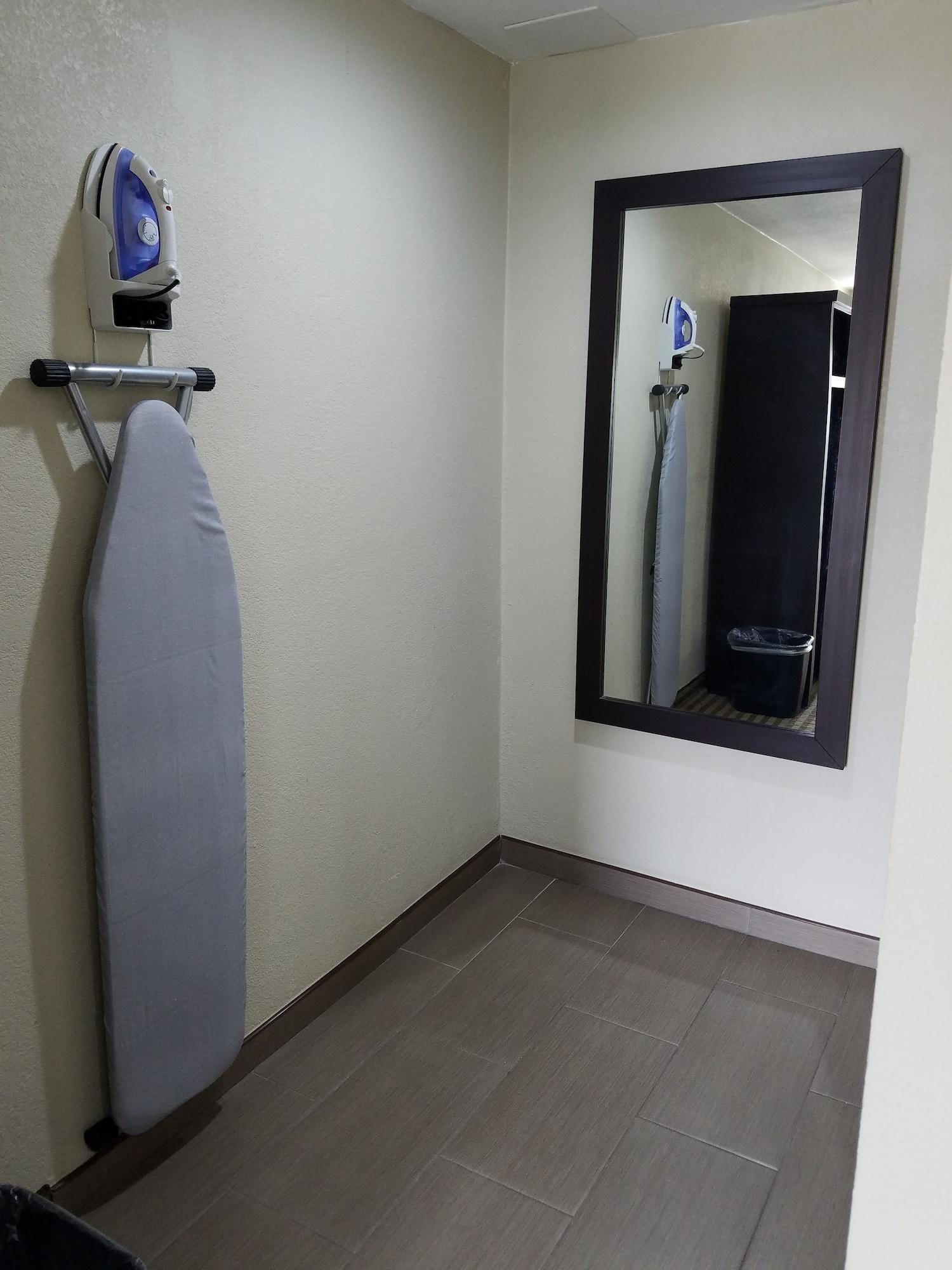 Days Inn By Wyndham El Centro Dış mekan fotoğraf